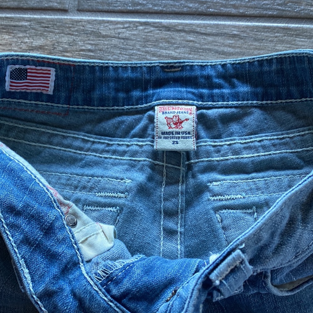 True Religion - Picture 3 of 8